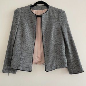 Chic Zara Blazer Short / Cropped Style in Grey - Size Small